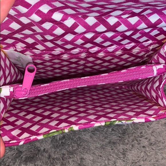 Vera Bradley Crossbody - Picture 4 of 6